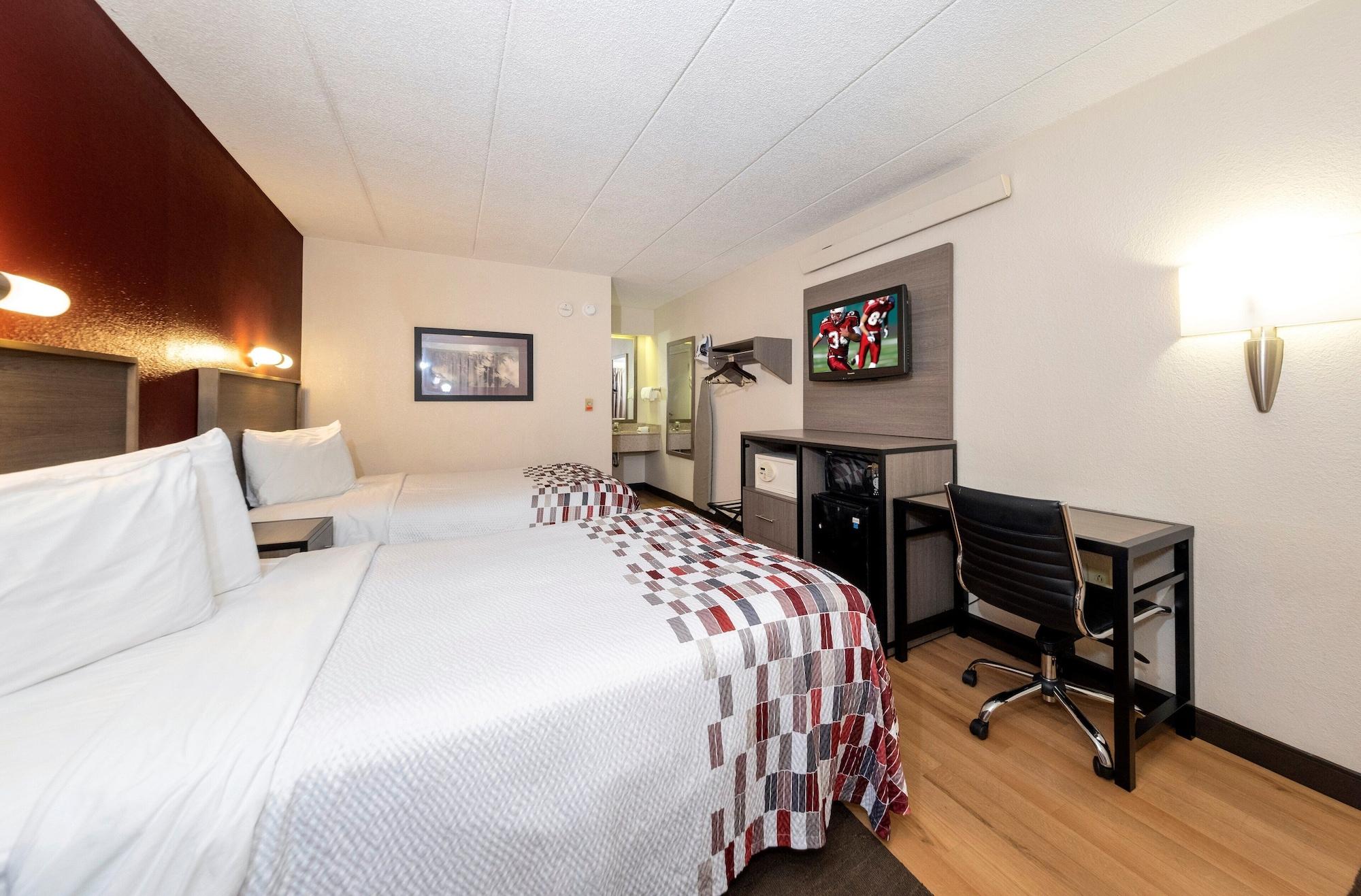 Red Roof Inn Edison Bagian luar foto