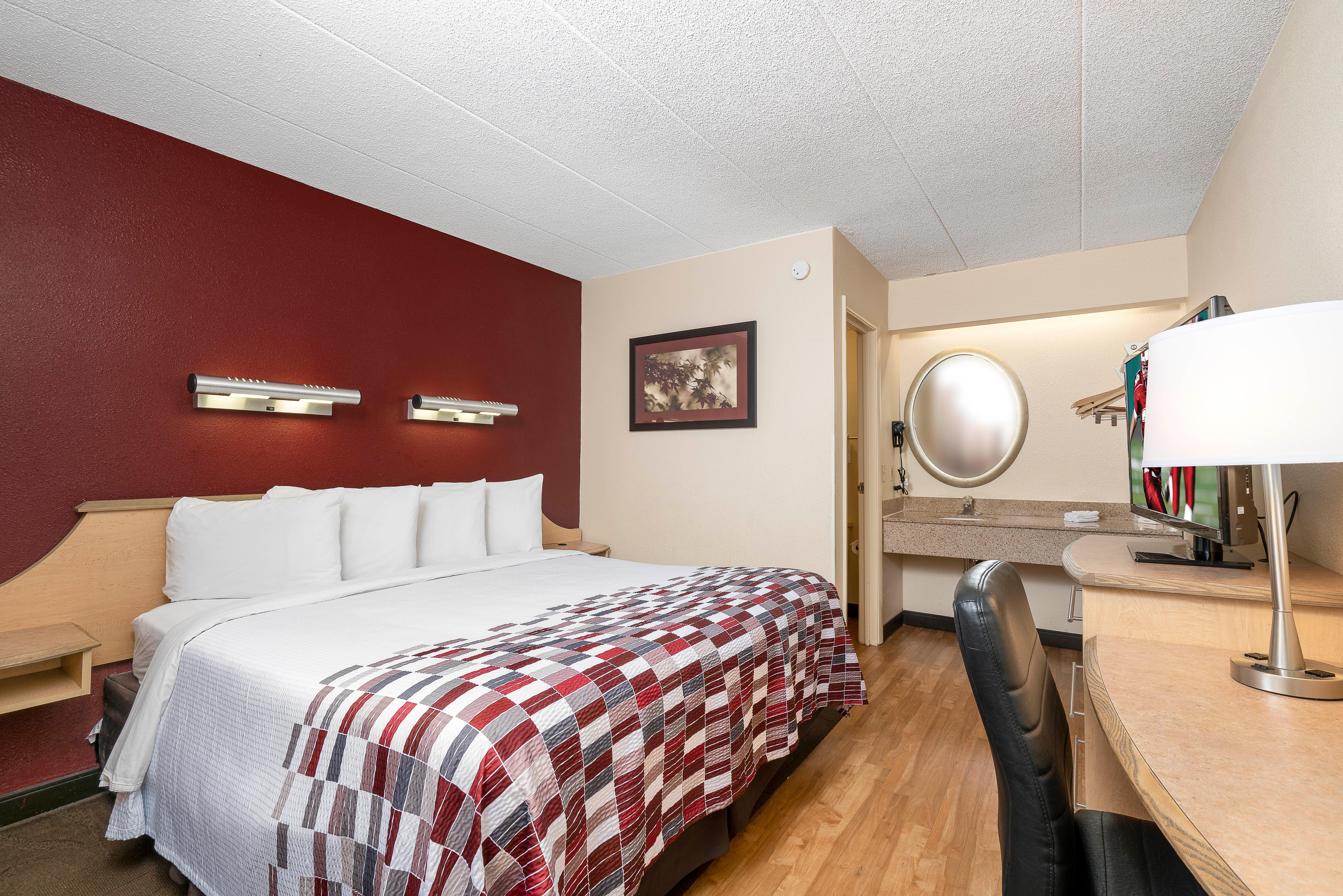 Red Roof Inn Edison Bagian luar foto