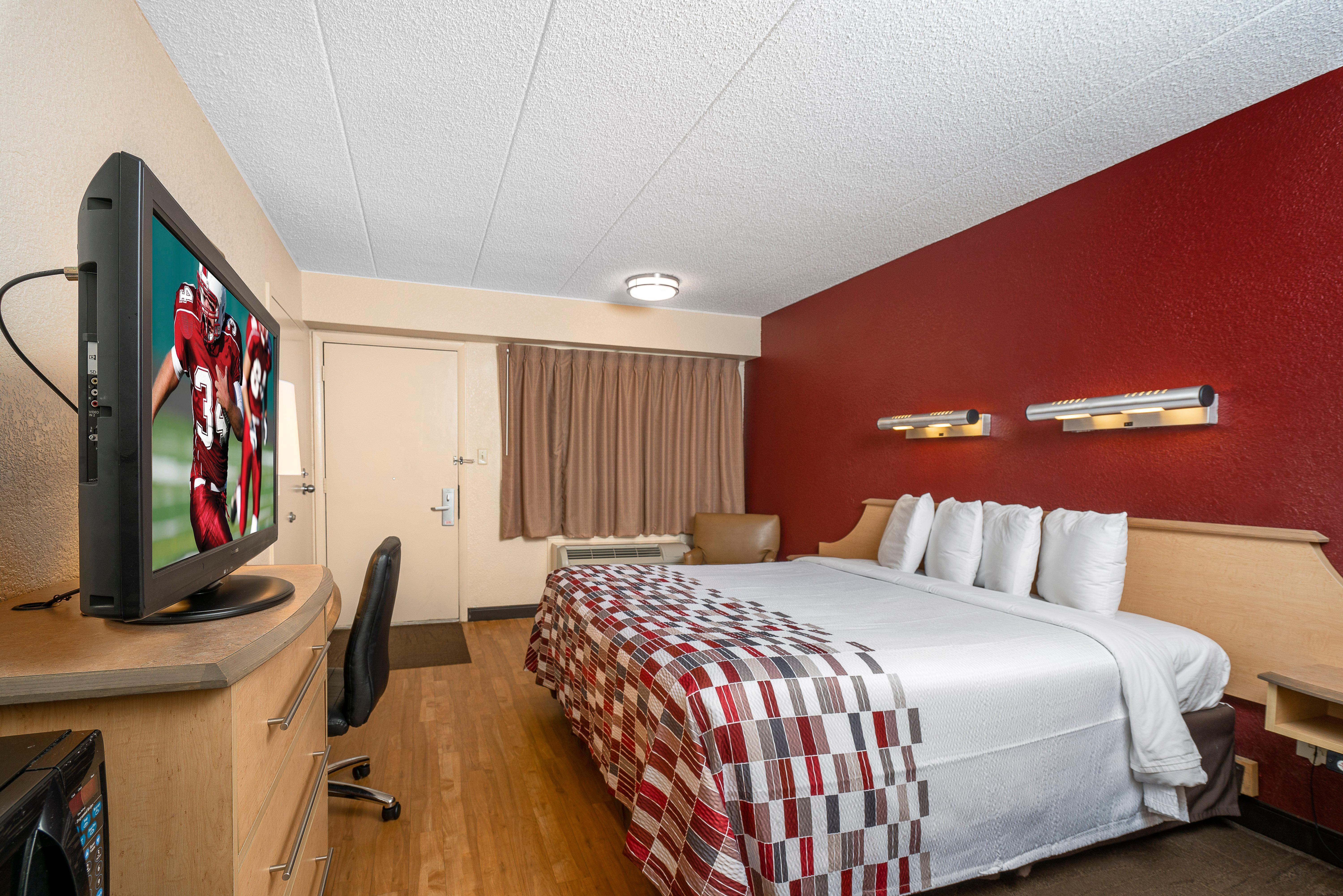 Red Roof Inn Edison Bagian luar foto