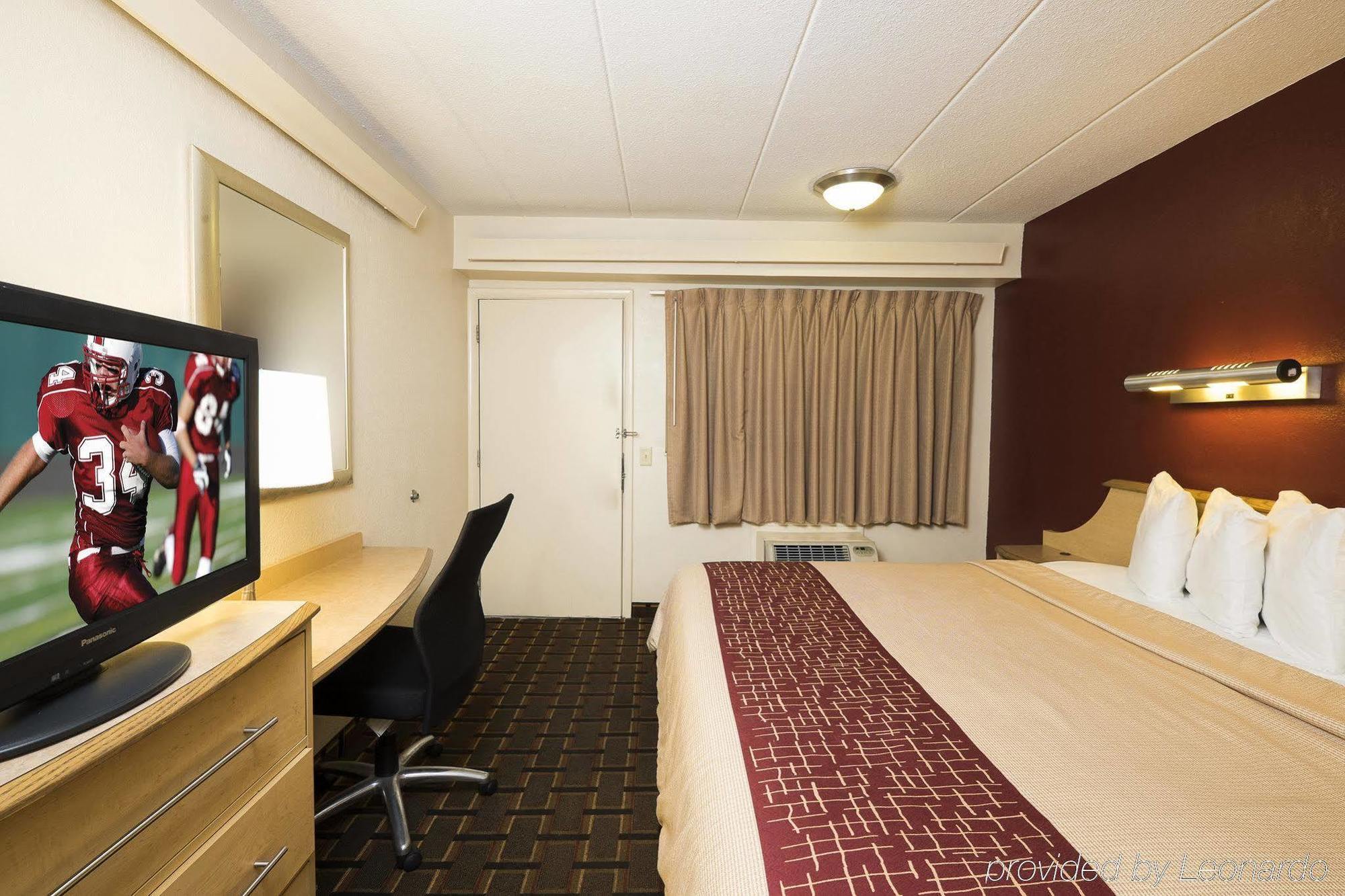 Red Roof Inn Edison Bagian luar foto