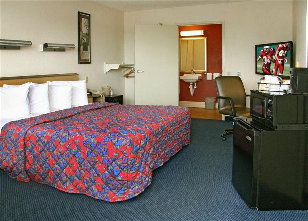 Red Roof Inn Edison Ruang foto